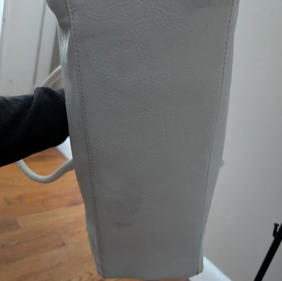 Michael Kors White Leather Crossbody Tote Bag - Picture 6 of 8